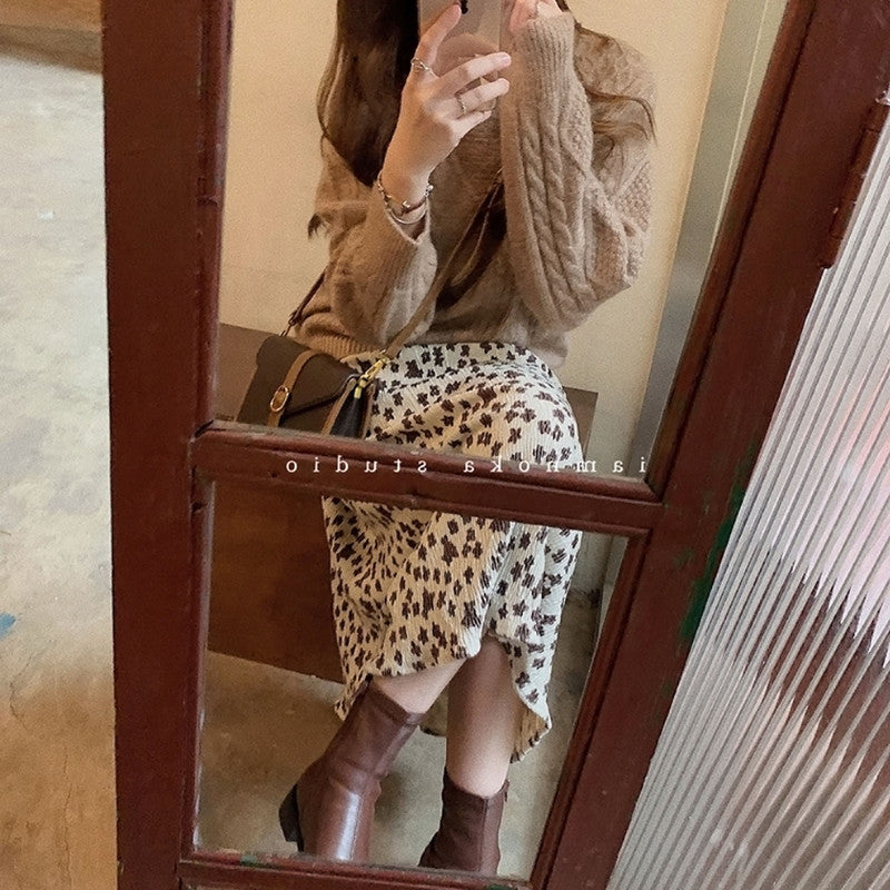 corduroy Broken flower fold skirt female Autumn and winter 2022 new pattern High waist Show thin Medium and long term Pleated skirt A-line skirt
